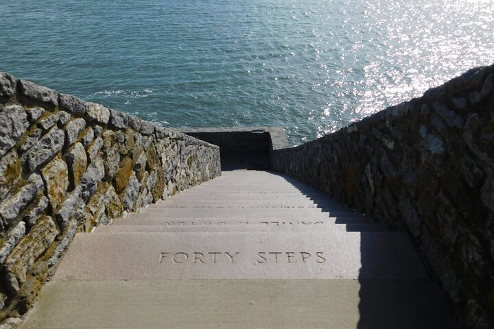 Newport Cliff Walk Self-Guided Walking Audio Tour - Photo 1 of 10